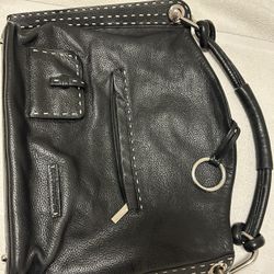 BCBGMAXAZRIA Medium signature Tote In black Pebbled Leather