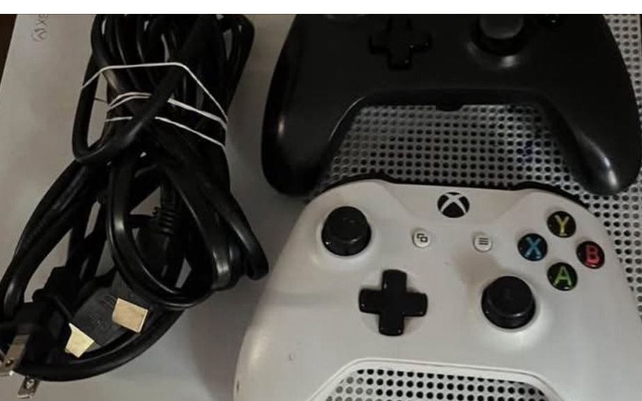 It Works Good Come With HDMI And Power Cord Two Controllers.