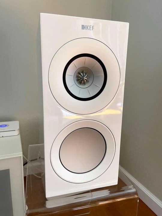 Kef R3 Passive Bookshelf 3-Way Speakers (Pair)