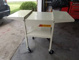 Aluminun table 39 × 20 × 29 very very good