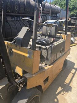 FORKLIFT