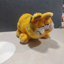 8x5 1/2" Tall Garfield Plush 🧸 ( Plush Box )