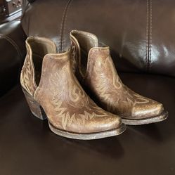 Dixon X Toe Western Boot. Naturally Distressed Brown