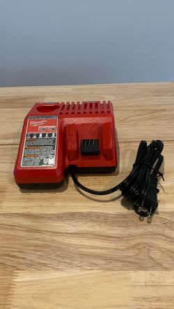 Milwaukee M12/M18 Battery Charger