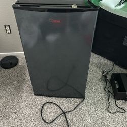 Mini Fridge 