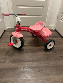 Pink radio flyer tricycle