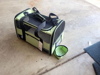 Small pet carrier