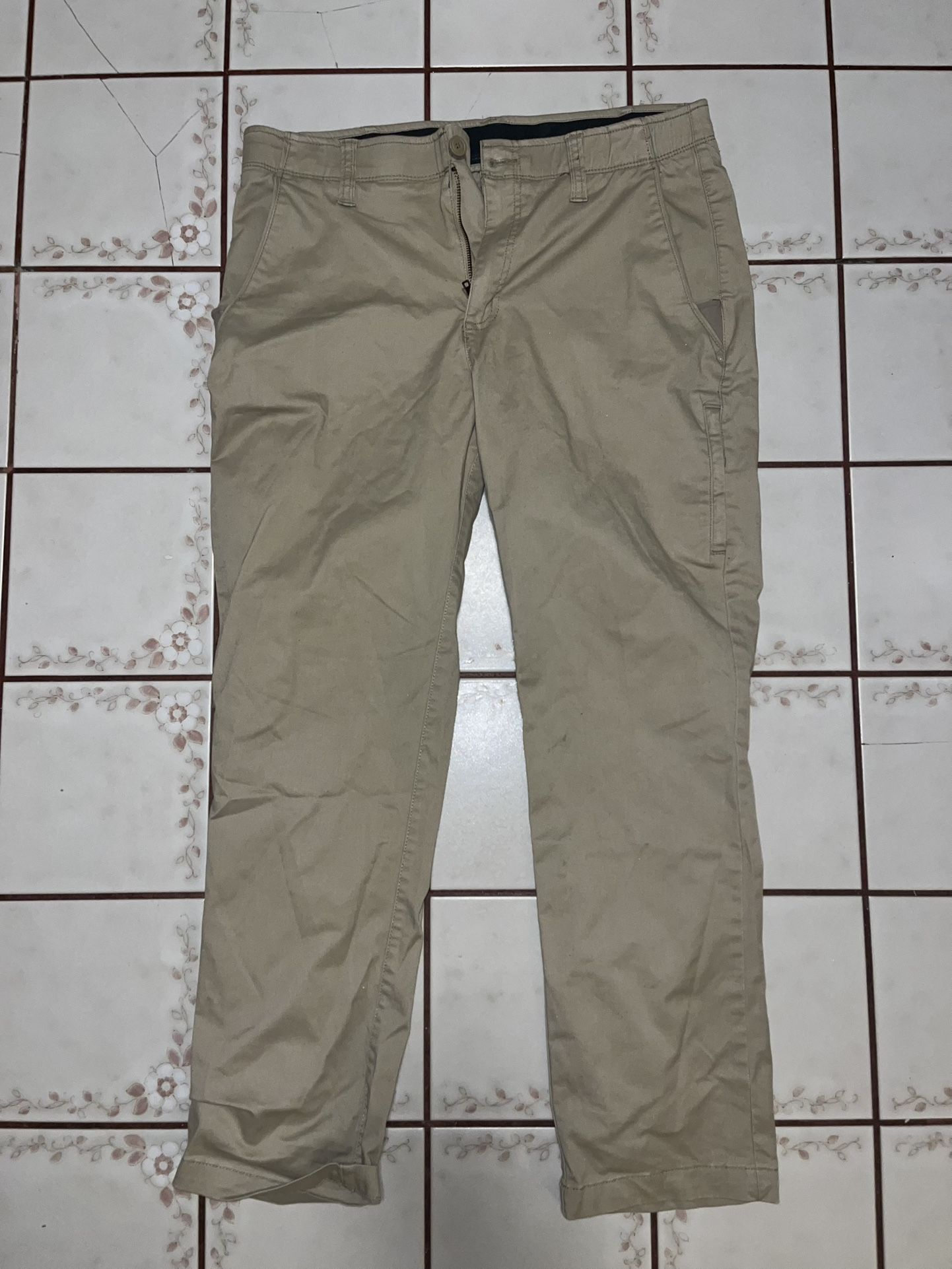 Men’s faded glory khaki Pants