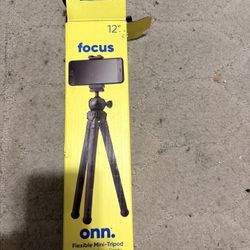 Onn. 12” tripod 