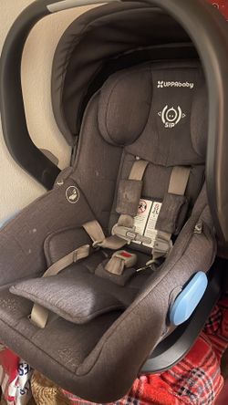 Uppa Baby car seat With Base