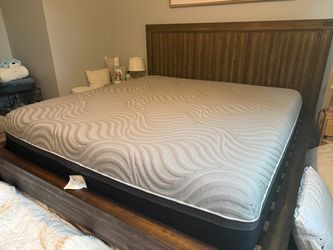King Size Mattress-Sealy hybrid