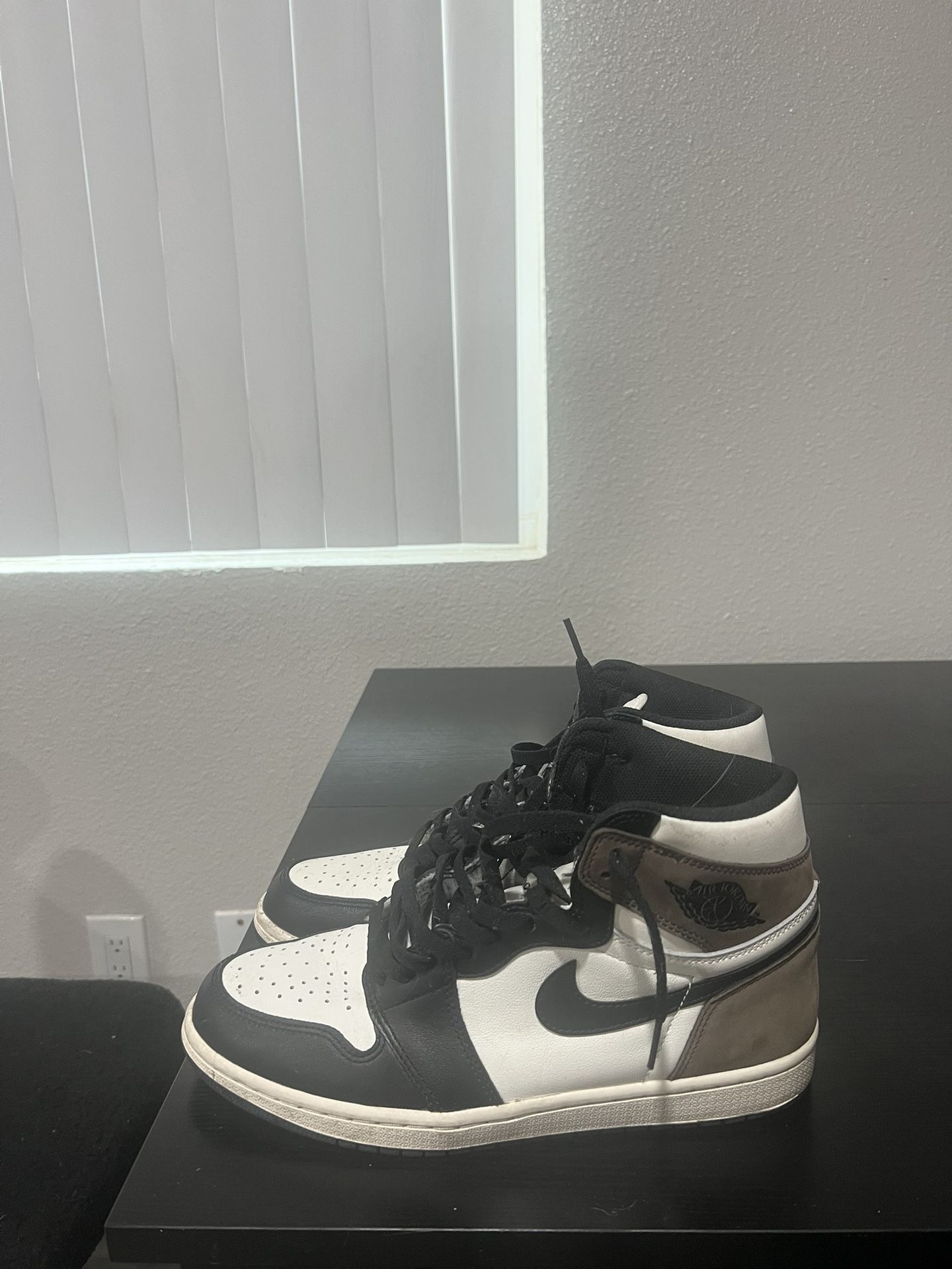 Jordan 1 Dark Mocha