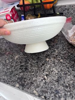 Ceramic fruit bowl