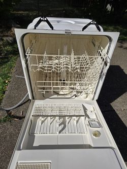 Whirlpool Portable Dishwasher on Wheels – Working