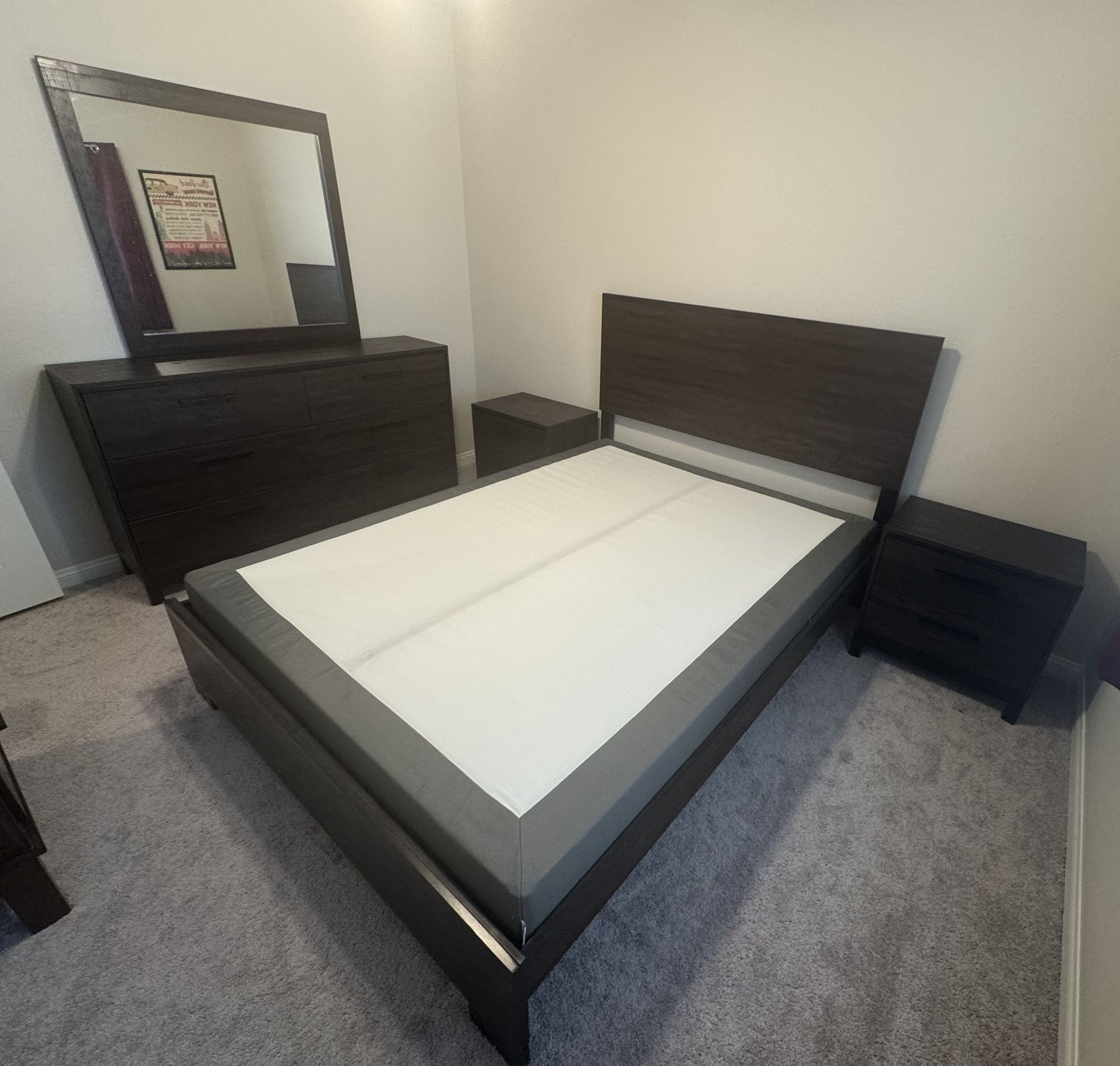 Dark Brown Wood Queen Size Bedroom Set