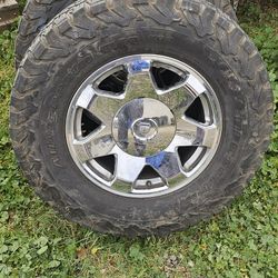 2005 Escalade 17" Wheels with Used Tires