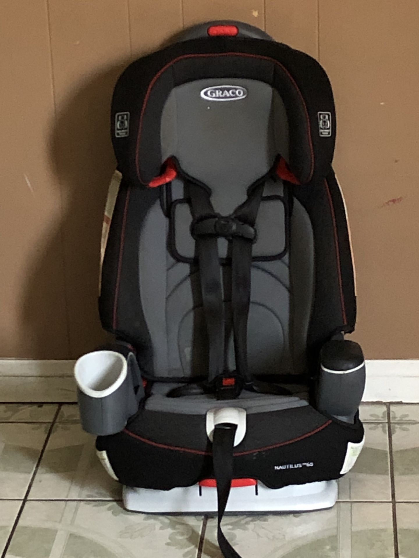 PRACTICALLY NEW GRACO NAUTILUS CONVERTIBLE CAR SEAT 3 In 1