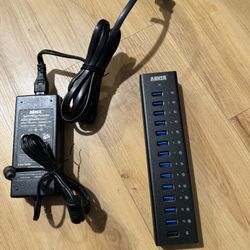 Anker Aluminum Data Hub with 13 USB 3.0 Ports and 1 SMART Charging Ports