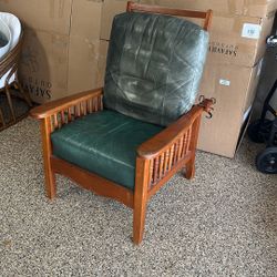 Arts and Crafts Mission Style Reclining Chair With Leather Cushions