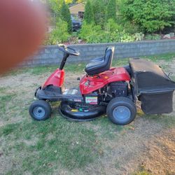 Craftsman Rear Engine Lawn Tractor