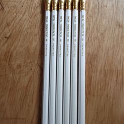 Black wing Palomino Pearl Gold Lettering