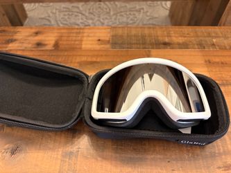 Kid’s ski goggles