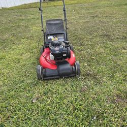 Yard Machine 21" Self-propelled Lawn Mower 
