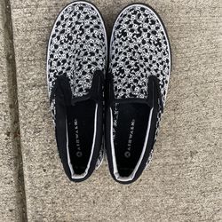 Shoes Size 8.5 Woman’s 3 Bucks!