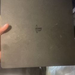 Sony PS4 Slim