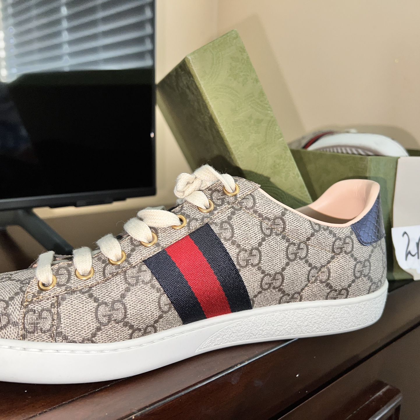 Gucci Sneakers 9 1/2