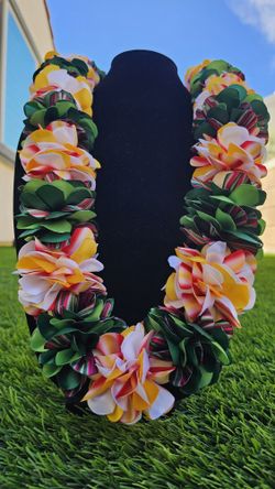 Luxury Graduation Lei