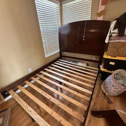 Free pick up FULL SIZE bed with mattress
