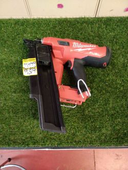 Milwaukee FUEL Cordless 21* Framing Nailer