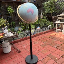 Pedestal globe with adjustable pedestal for children and adult