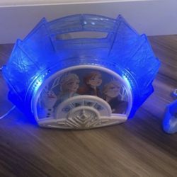 Frozen  II Sing A Long Boombox With Microphone.  Like New! Lights And Music. Excellent Condition.  Has New Batteries. From Kohls. 