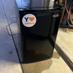 Magic Chef Small Upright Fridge 
