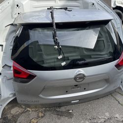2017 Nissan Rogue Tail Gate And Light