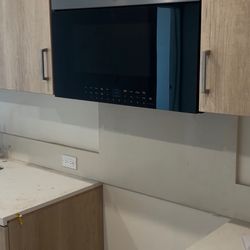 Microwave brand new in box whirlpool