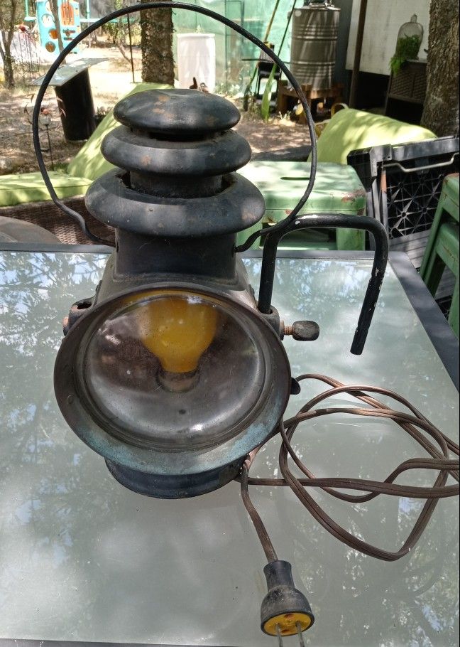 Antique Dietz Union Driving Lamp
Retrofitted Electric Pull Chain