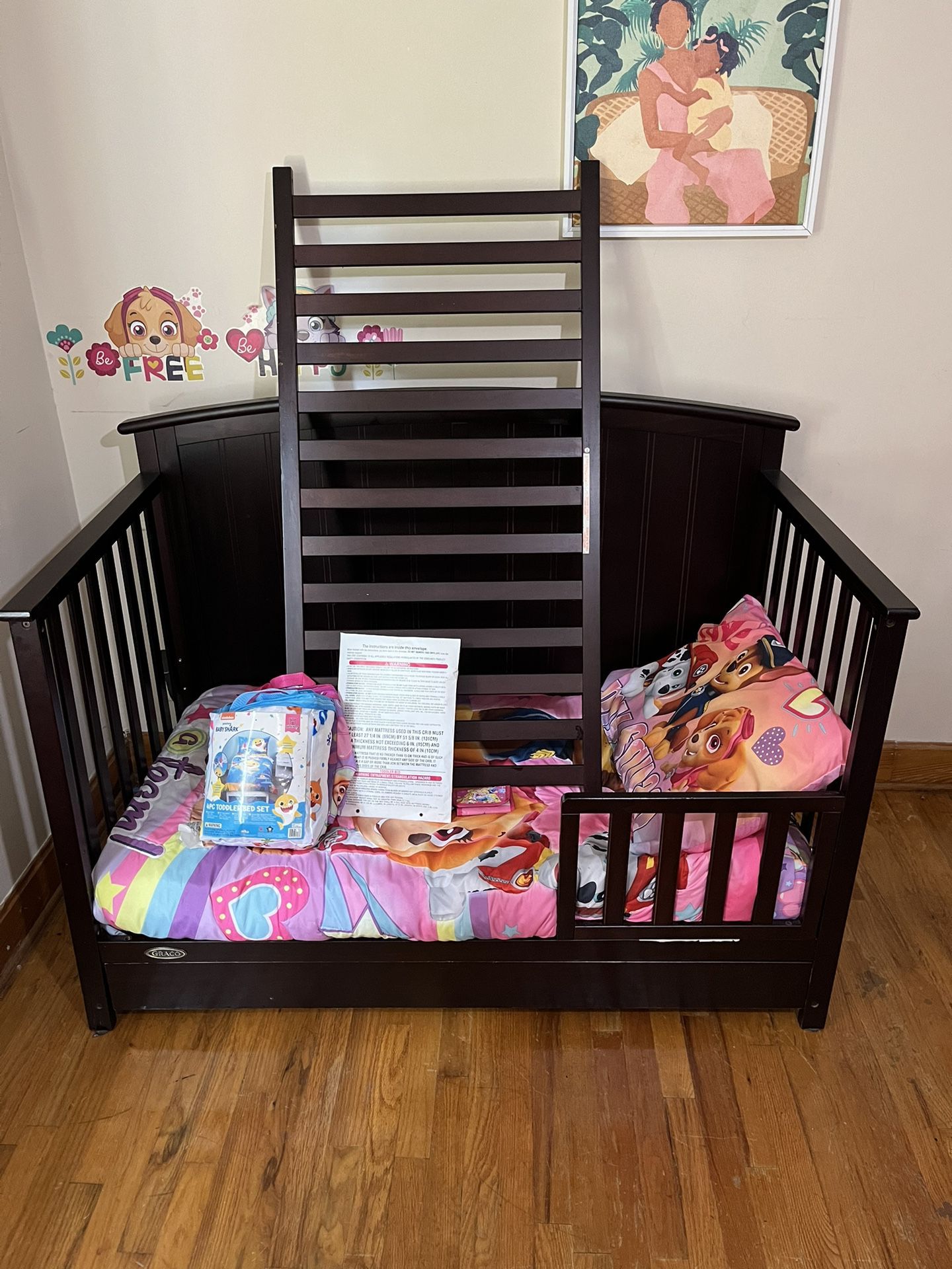 Graco 4 in 1 crib 