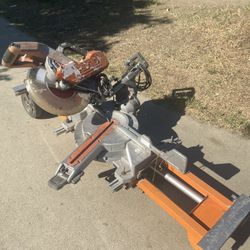 Miter Saw - 4 Legged stand and wheels - RIGID Brand
