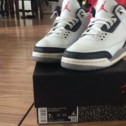 Air Jordan three retro’s size 7