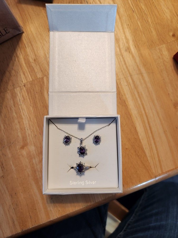 Ring, Earings, Neckles