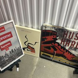 Sneaker And Supreme Frame 