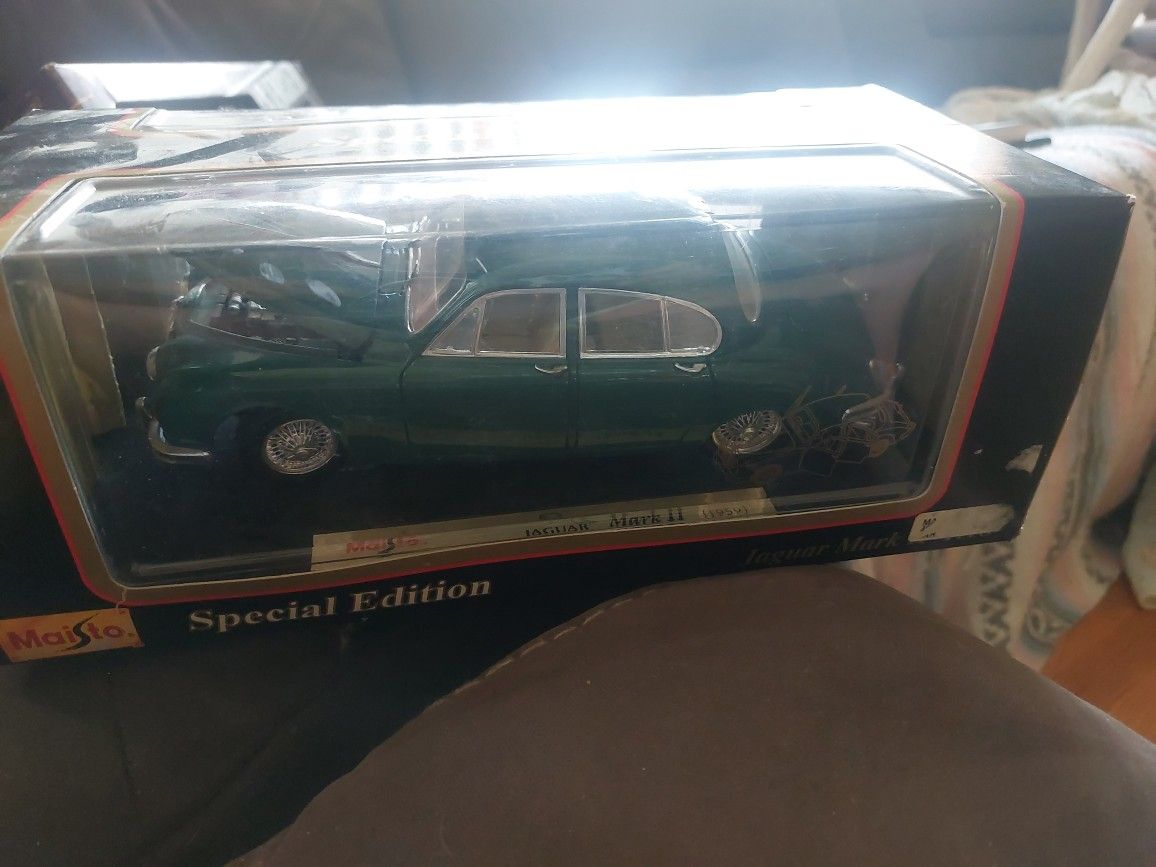 Maisto Special Edition Jaquar Mark II 1:18