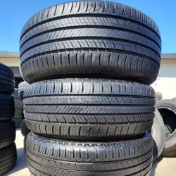 235/60/18 Hankook Kinergy GT 220$