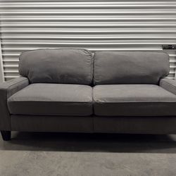 🚨 Free Delivery NJ/NY – Cozy Gray 2-Seater Sofa