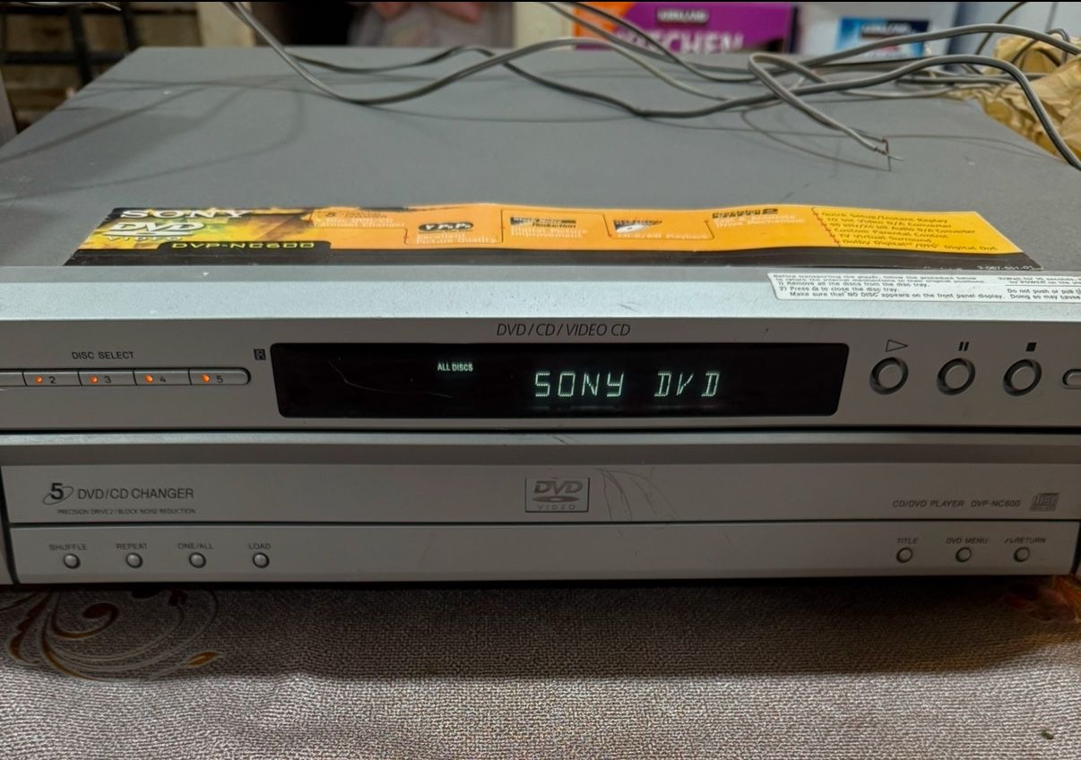 Sony Old School DVD Player DVP N6600
