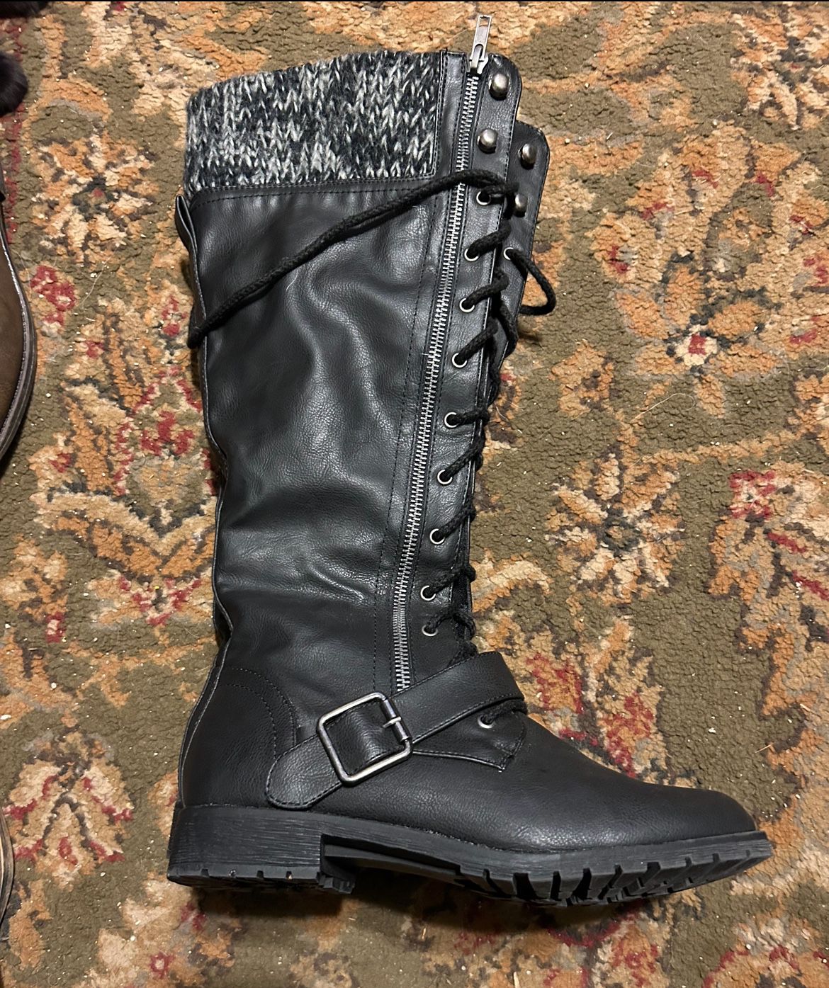 Black Boots Size 6.5 (Ladies)