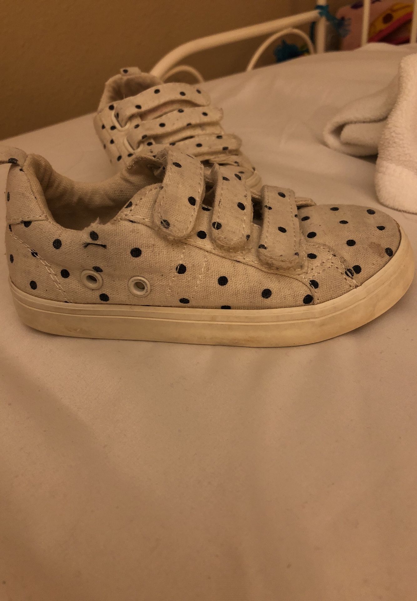 Girl shoes